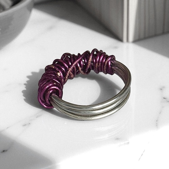 5 For $25💫Silver and Purple Coiled Wire Ring - Picture 5 of 5